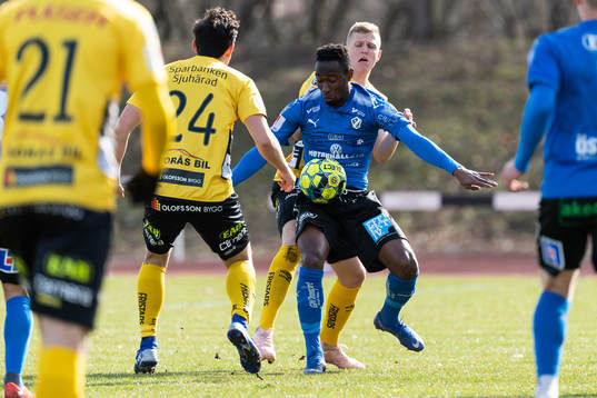 Halmstads Sadat Karim och Elfsborgs Joakim Nilsson