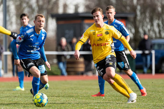 Elfsborgs Simon Olsson och Halmstads Joel Allansson