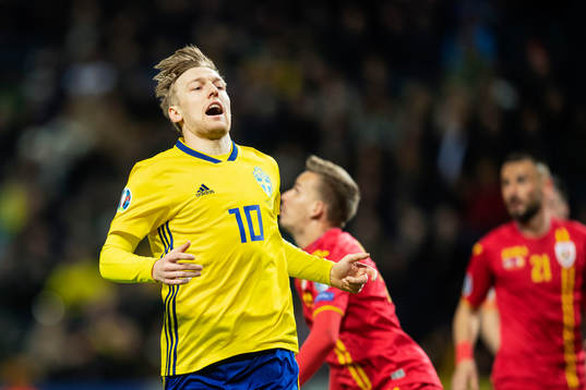 Emil Forsberg of Sweden looks dejected