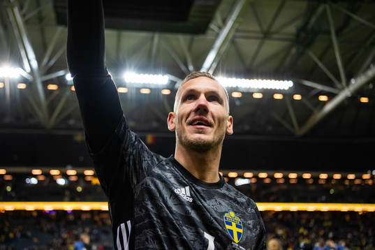 Goalkeeper Robin Olsen of Sweden celebrate