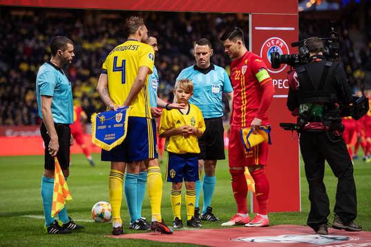 Andreas Granqvist of Sweden, Oscar Petersson from Min stora