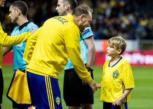 Andreas Granqvist of Sweden, Oscar Petersson from Min stora