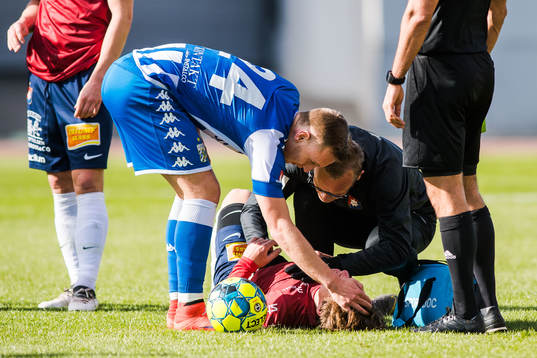 Örgrytes Filip Almström Tähti ses om av IFK Göteborgs