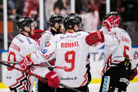 Vita Hästens spelare jublar
