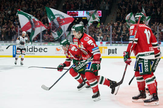 Frölundas Pathrik Westerholm jublar