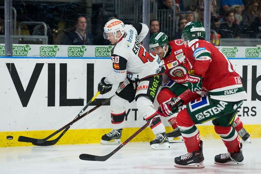 Malmö Redhawks Tobias Ekberg mot Frölundas Joel Lundqvist