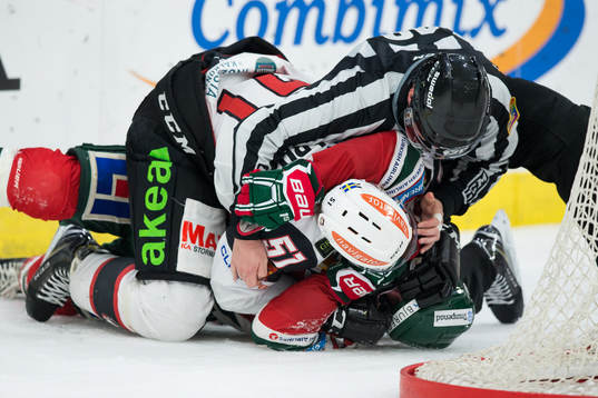 Malmö Redhawks Emil Sylvegård och Frölundas Jonathan