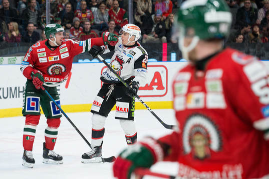 Frölundas Anders Grönlund och Malmö Redhawks Henrik Hetta