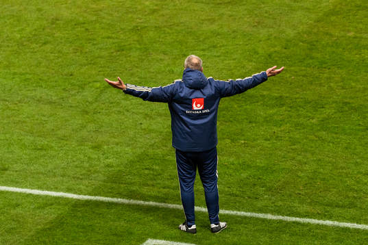 Head coach Janne Andersson of Sweden reacts