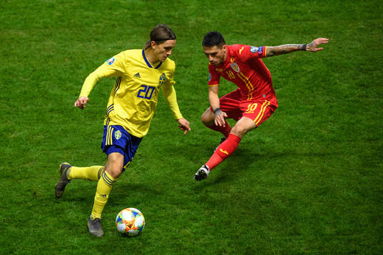 Kristoffer Olsson of Sweden and Nicolae Stanciu of Romania