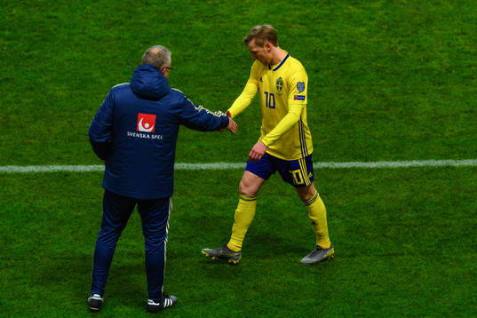 Head coach Janne Andersson and Emil Forsberg of Sweden
