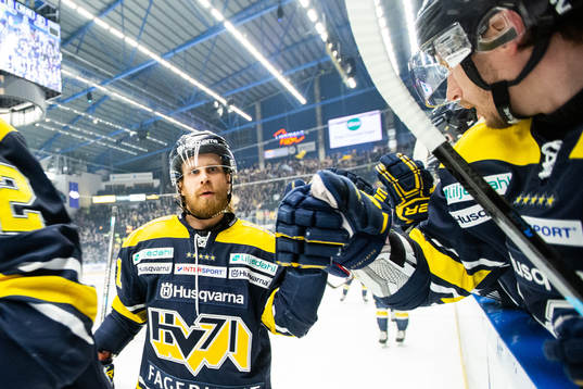 s Mattias Tedenby jublar