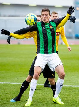 GAIS Nikola Asceric  mot Häckens Oskar Sverrisson