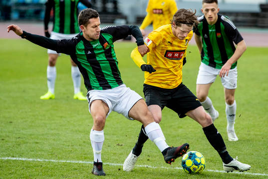 GAIS Predrag Randelovic mot Häckens Erik Friberg
