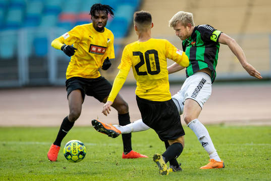GAIS Carl Nyström mot Häckens Kizito Kwame och Ali Youssef