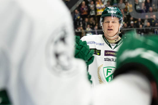 Färjestads Daniel Viksten jublar