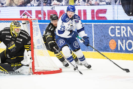 s målvakt Erik Källgren och Brian Cooper mot Leksands