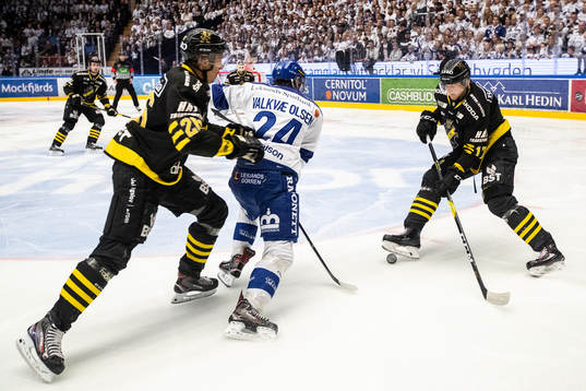 s Oscar Nord och Simon Fernholm och Leksands Thomas Valkvæ
