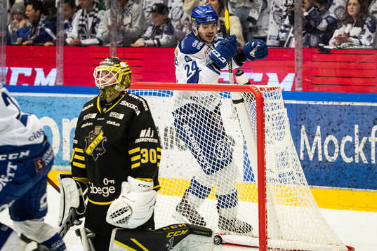 Leksands Thomas Valkvæ Olsen  jublar