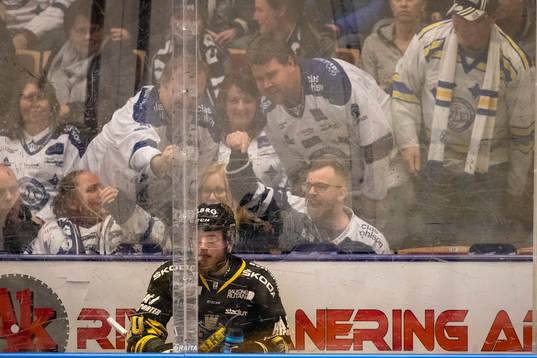 s Sam Marklund i utvisningsbåset