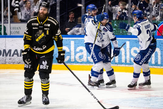 Leksands Thomas Valkvæ Olsen  jublar