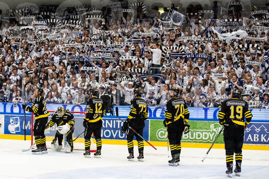 s målvakt Erik Källgren och Oscar Nord  och Max Lindholm