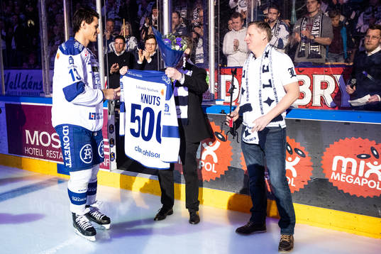 Leksands Jon Knuts hyllas för 500 matcher innan