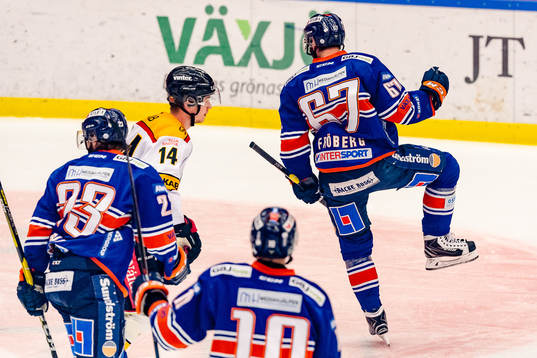 Växjös Linus Fröberg jublar
