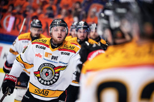 Luleås Robin Kovacs jublar