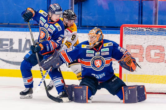 Växjös målvakt Viktor Fasth, Pontus Holmberg  och