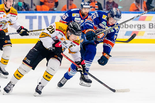 Luleås Erik Gustafsson  och Växjös Pontus Holmberg