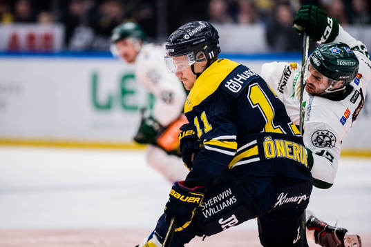 s Simon Önerud och Färjestads Martin Johansson