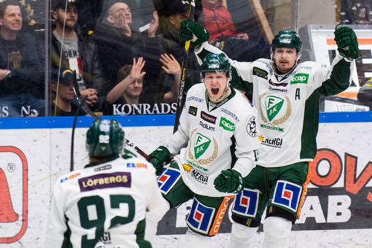 Färjestads Daniel Viksten jublar