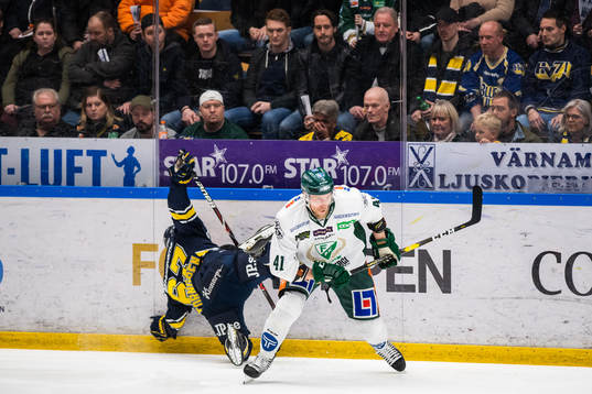s Christoffer Törngren och Färjestads Ilari Melart