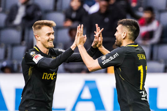 s Rasmus Lindkvist och Stefan Silva jublar
