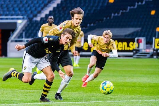 s Gabriel Delin och Brommapojkarnas Adam Groundstroem