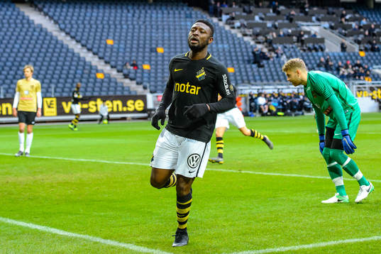 s Chinedu Ogbuke Obasi jublar