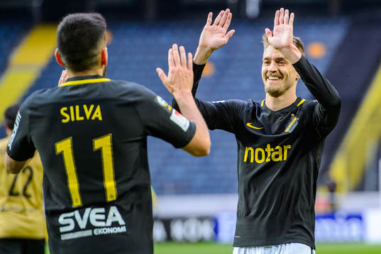 s Stefan Silva och Rasmus Lindkvist jublar