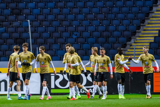 Brommapojkarnas spelare jublar
