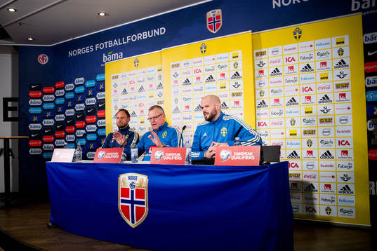 Andreas Granqvist and head coach Janne Andersson of the