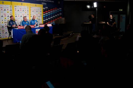 Andreas Granqvist and head coach Janne Andersson of the