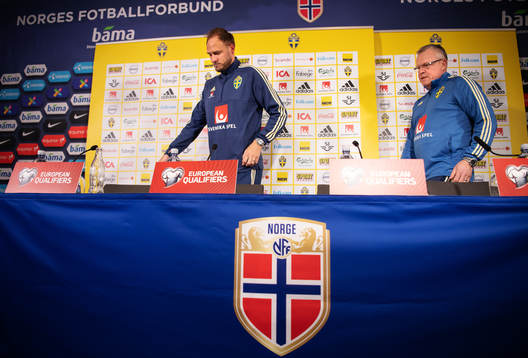 Andreas Granqvist and head coach Janne Andersson of the