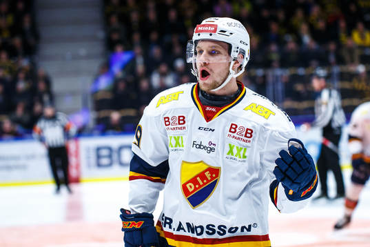 Djurgårdens Sebastian Strandberg jublar