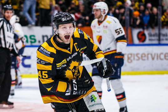 Skellefteås Oscar Möller jublar