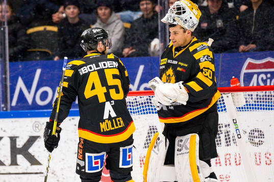Skellefteås Oscar Möller och målvakt Mantas Armalis