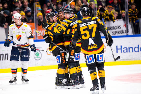 Skellefteås Mathis Olimb jublar