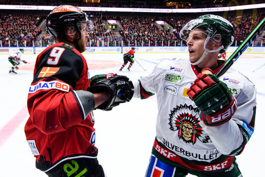 Malmö Redhawks Frederik Storm och Frölundas Max Friberg