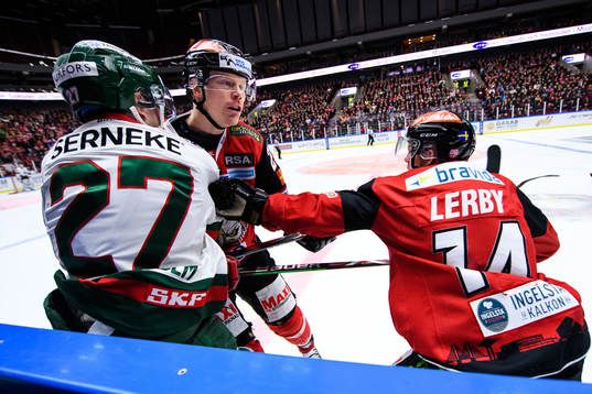 Malmö Redhawks Lars Bryggman och Carl-Johan Lerby i en