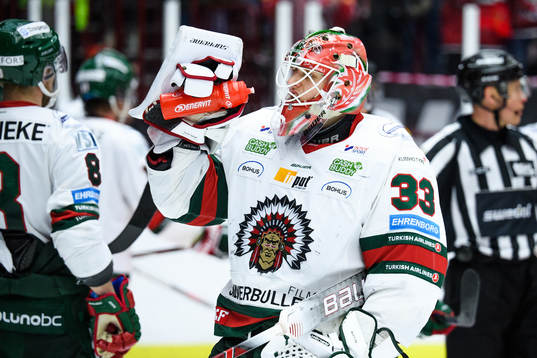 Frölundas målvakt Johan Mattsson deppar