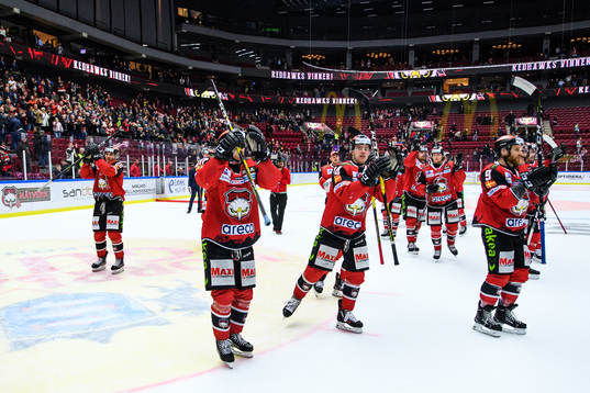 Malmö Redhawks spelare jublar
